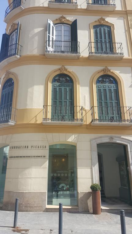 Апартаменты Picasso Premium Малага Экстерьер фото